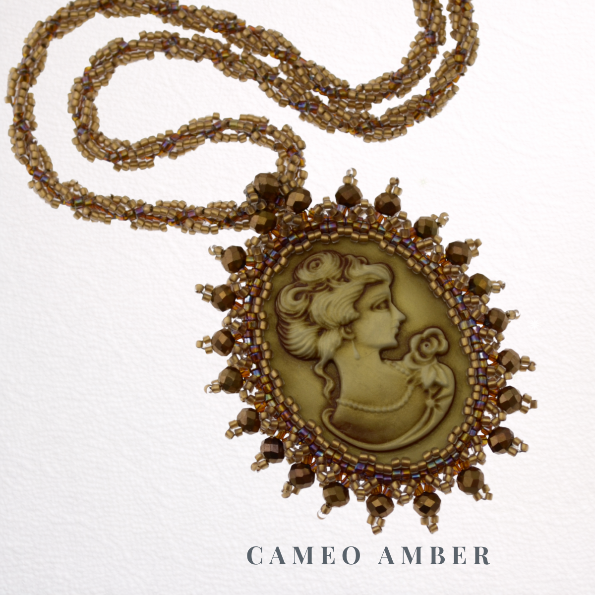 DIY-Set 386. Schmuckset „Amber“ – Vintage-Cabochon-Anhänger selbst gestalten