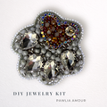 DIY-Set 937. Schmuckset „Pawlia Amour“ – Pfoten-Brosche für Tierliebhaber